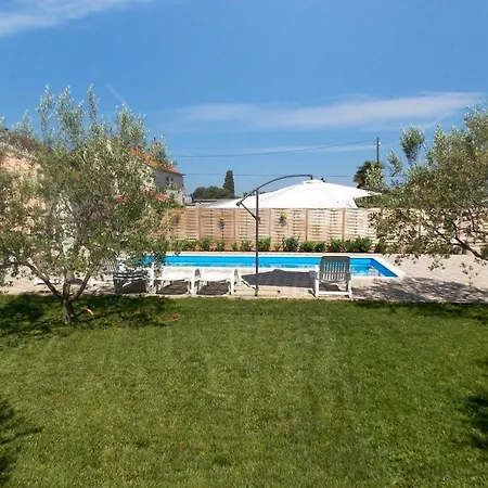 Family-friendly With Swimming Pool Biograd Na Moru, Biograd - 8370 Apartamento Biograd Na Moru