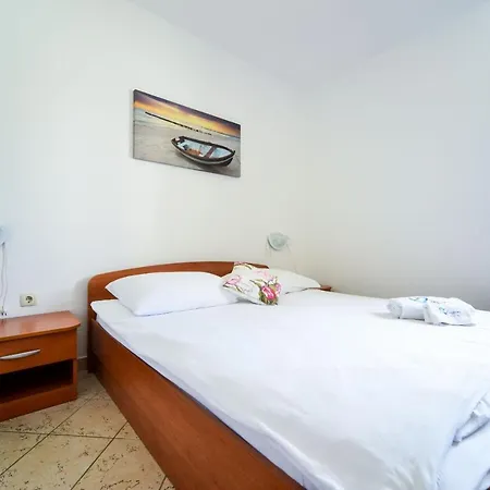 Family-friendly With Swimming Pool Biograd Na Moru, Biograd - 8370 Lejlighed *