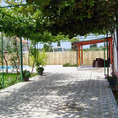 Apartamento Family-friendly With Swimming Pool Biograd Na Moru, Biograd - 8370