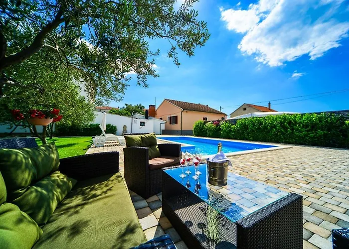 Апартаменты Family-friendly With Swimming Pool Biograd Na Moru, Biograd - 8370