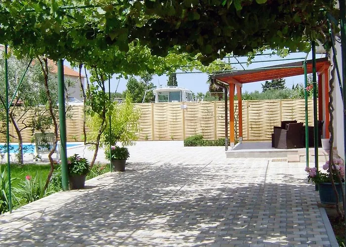 Апартаменты Family-friendly With Swimming Pool Biograd Na Moru, Biograd - 8370